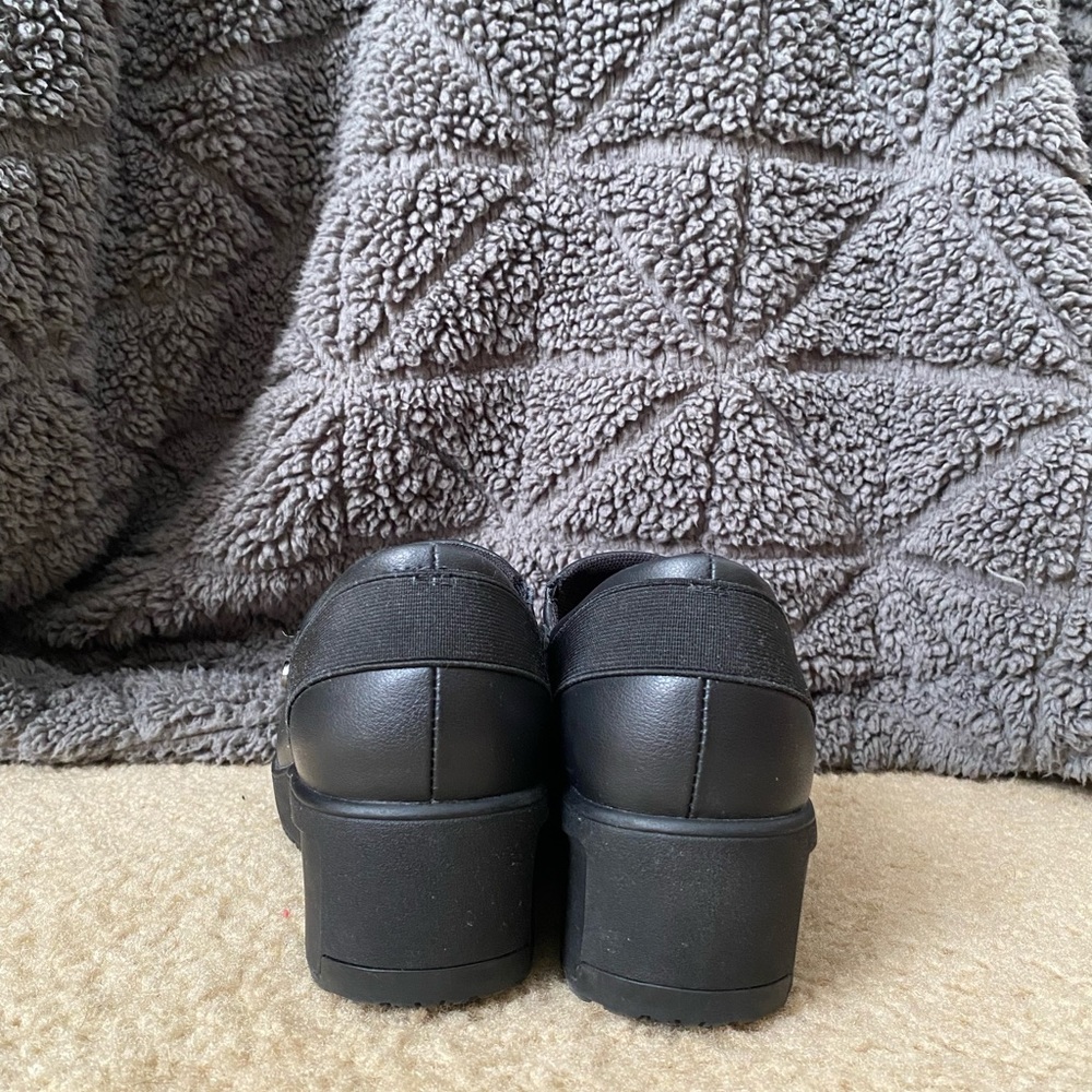 Shoes - Picture 3 of 5